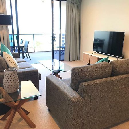 Qube Broadbeach Ocean View Apartments 골드코스트 외부 사진