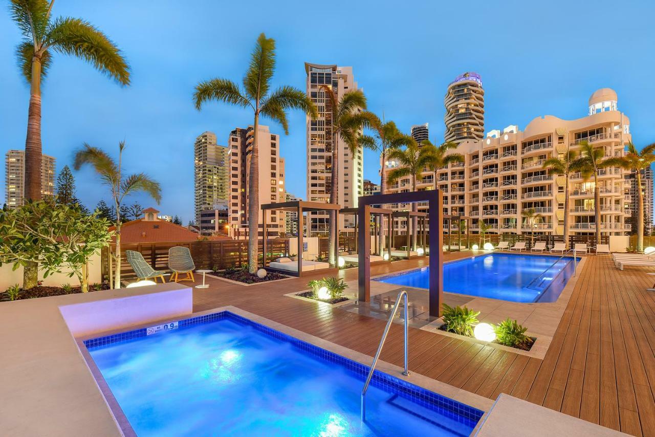 Qube Broadbeach Ocean View Apartments 골드코스트 외부 사진