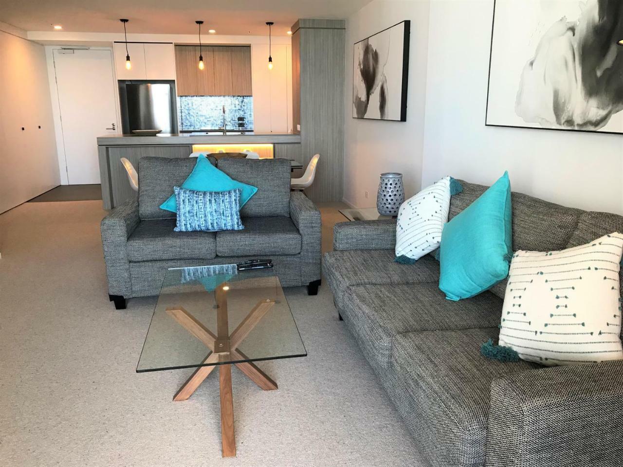 Qube Broadbeach Ocean View Apartments 골드코스트 외부 사진