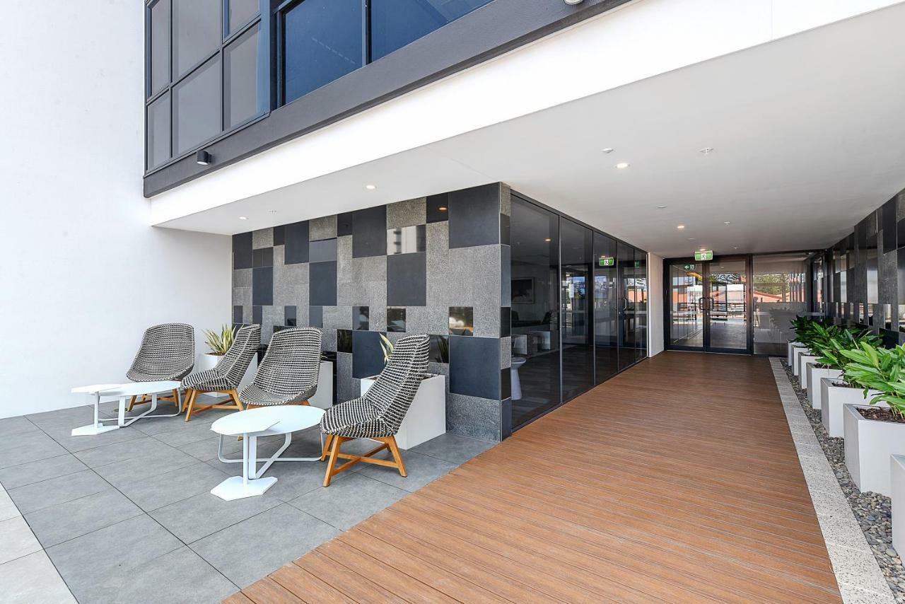 Qube Broadbeach Ocean View Apartments 골드코스트 외부 사진